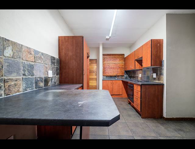 2 BEDROOM APARTMENT FOR SALE IN SUNDOWNER